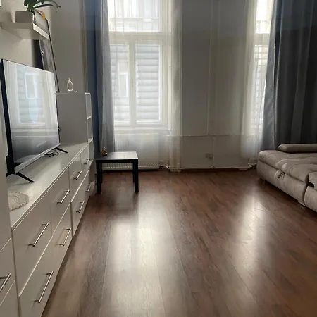 Cosy Unique Apartment In Budapest City Center *